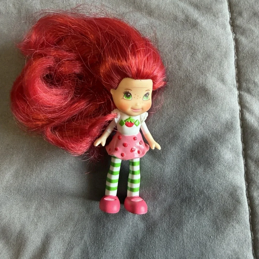 2008 Strawberry Shortcake 3" Doll Kidcore Retro Plastic Dress Fun Collectible - Picture 5 of 11